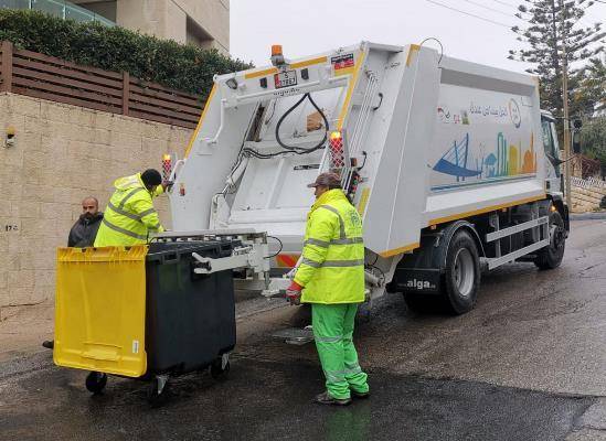 جمع 8 أطنان نفايات قابلة للتدوير بحي الرضوان