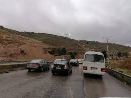 أهالي جرش يطالبون بحل مشكلة الازدحامات المرورية