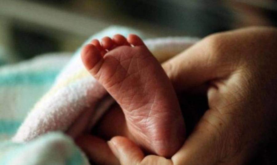 العثور على طفل حديث الولادة في العقبة