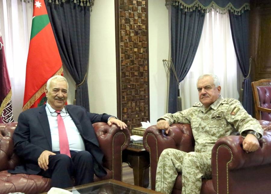 رئيس هيئة الأركان المشتركة يستقبل رئيس مجلس أمناء جامعة الشرق الأوسط