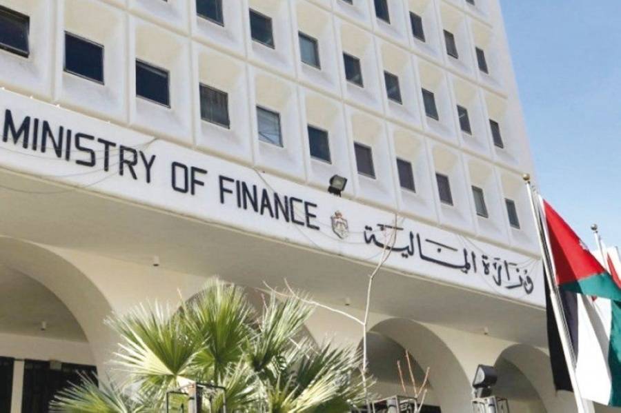 وزارة المالية: الزيادات المقررة على الرواتب ستصرف الشهر الجاري