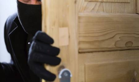 الأمن يحقق في ملابسات محاولة سرقة صناديق تبرعات من داخل مسجد في اربد