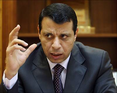 زوجة  دحلان تقاضي الشريط الأخباري وصفيرة والبطاينة