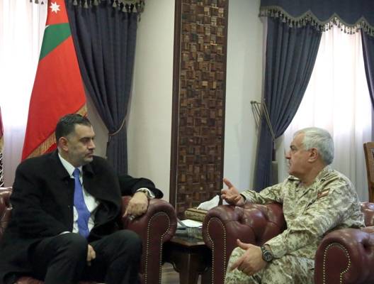 رئيس هيئة الأركان المشتركة يستقبل وزير العمل البطاينة