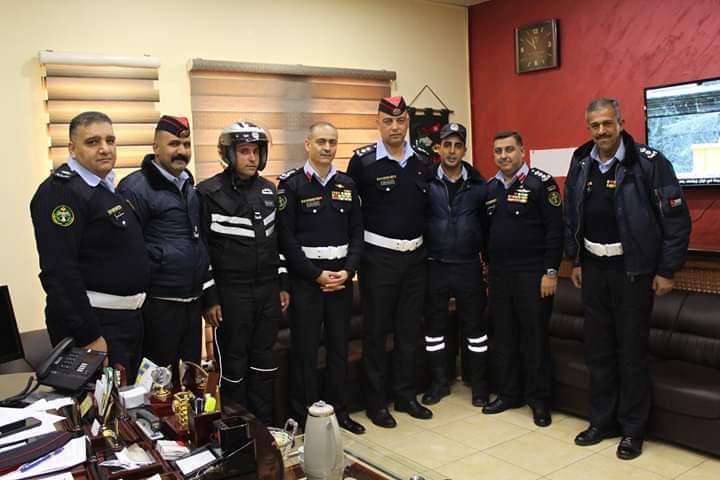 العميد الحياري يكرم  عدد من نشامى السير