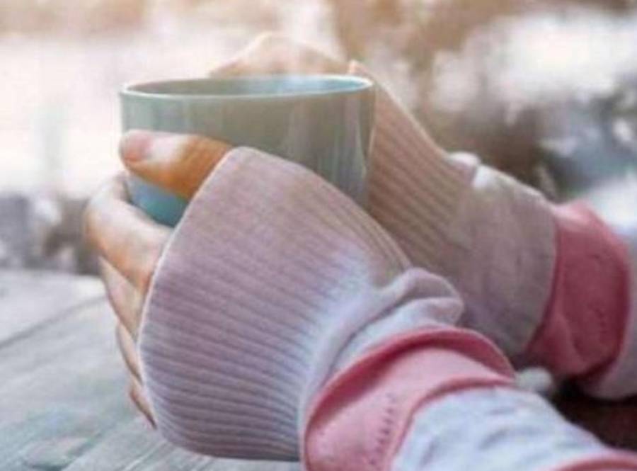 أجواء باردة مع هطول زخات من المطر