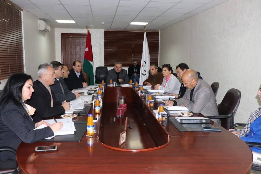 وزير الشباب يلتقي مجلس إدارة الأمير هاشم الرياضية في مأدبا