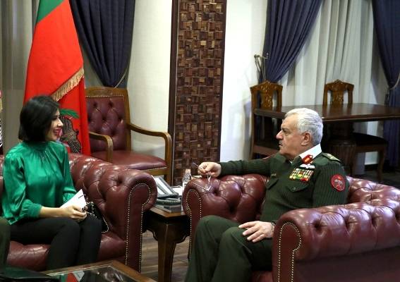 رئيس هيئة الأركان المشتركة يستقبل نائب المدير العام لمجموعة الراية الإعلامية