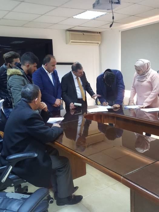 وزارة العمل : توقيع عقود 22 باحثا عن عمل أردني للعمل في شركة بالامارات