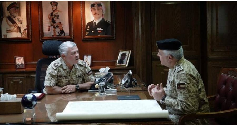 الملك يزور القيادة العامة للقوات المسلحة