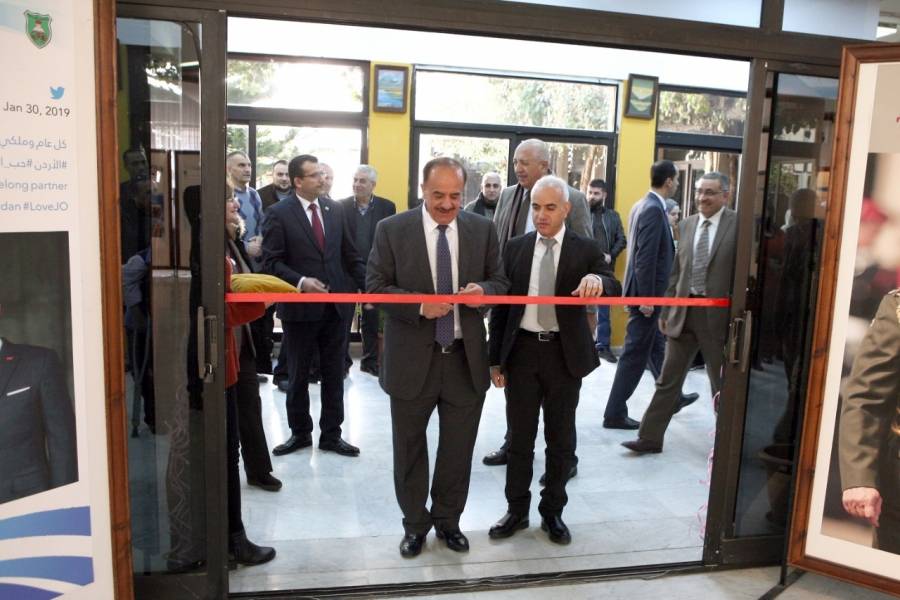 التلهوني يفتتح دائرة تنفيذ جرش بعد تحديثها