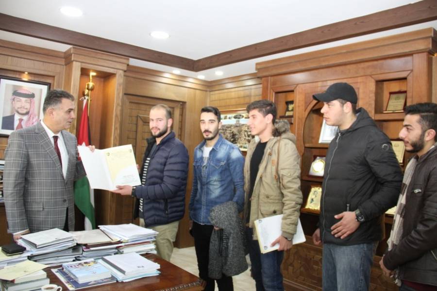 مسيرات رفضا لصفقة القرن تنطلق في كافة كليات جامعة البلقاء التطبيقية