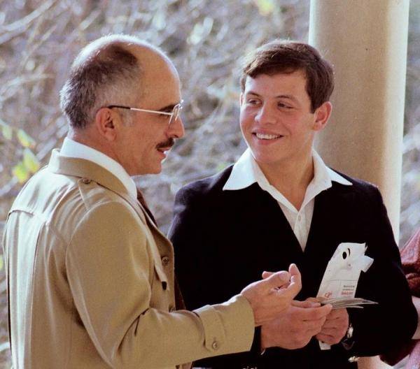 الرزاز: نستذكر الحسين الباني ونستذكر معه وطناً بنته سواعد أردنية أوفت العهد