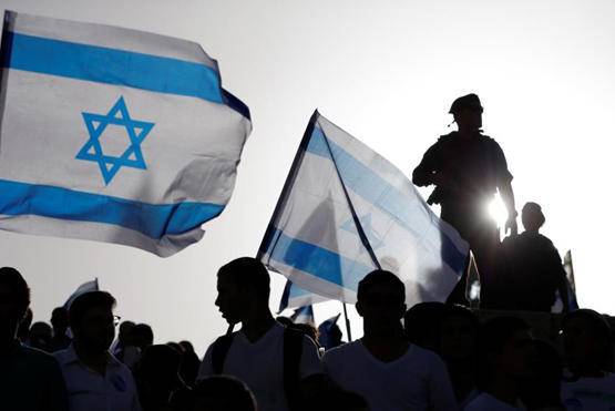 ضبط شخص ارتدى علم إسرائيل بإربد