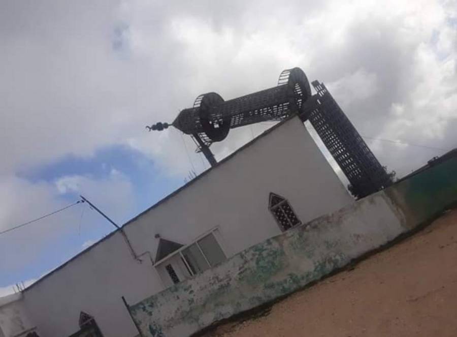 الرياح الشديدة توقع اضرار في  مئذنة مسجد في جرش