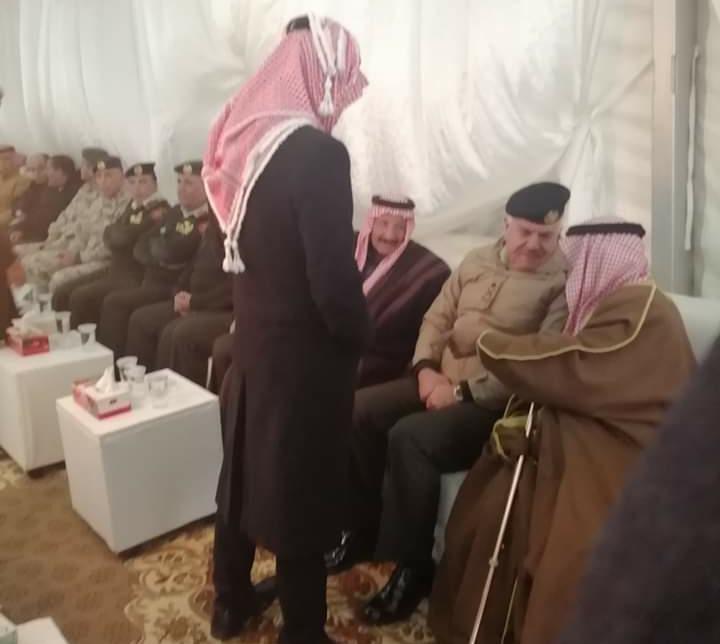 رئيس هيئة الأركان  يقدم واجب العزاء لقبيلة السرحان... صور