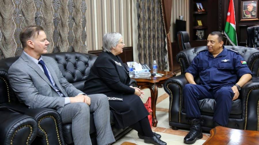 الحواتمة يستقبل السفيرة الكندية في الاردن