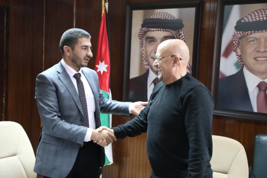 وزير المياه والري يوقع اتفاقية مع بلدية ذيبان الجديدة لتشغيل بئر لتنمية الاستثمارات