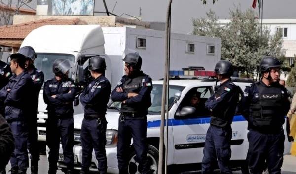 العثور على جثة متفحمة بالشارع العام غرب عمان