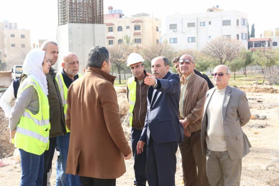 وزير الأشغال يطلع على سير العمل في مشروعي مرج الحمام وتقاطع الإرسال في عمان