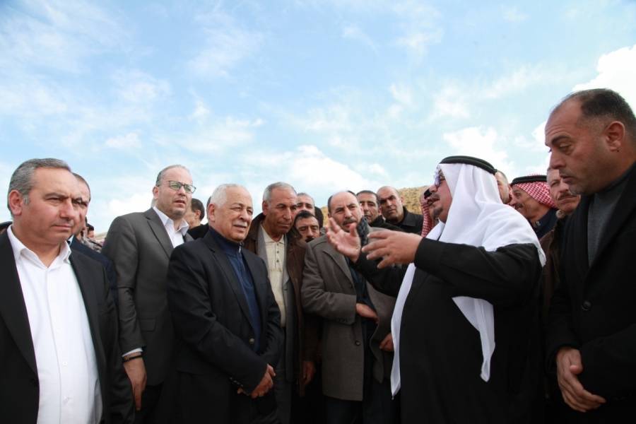 العيسوي وفريق وزاري يتفقدون مشاريع تنموية وخدمية في محافظتي الطفيلة والكرك