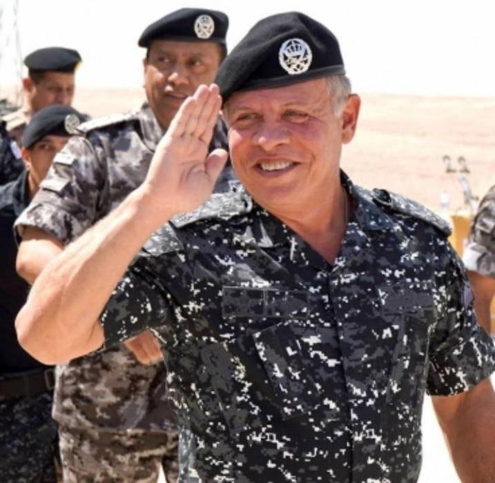 الملك يزور مديرية الأمن العام ويؤكد ضرورة الإسراع بعملية الدمج