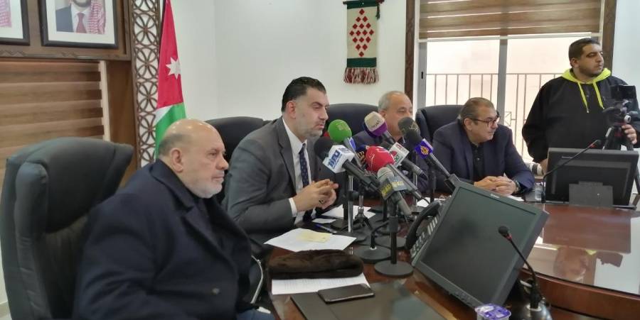 وزير العمل يعلن رفع الحد الأدنى للأجور إلى 260 دينارا