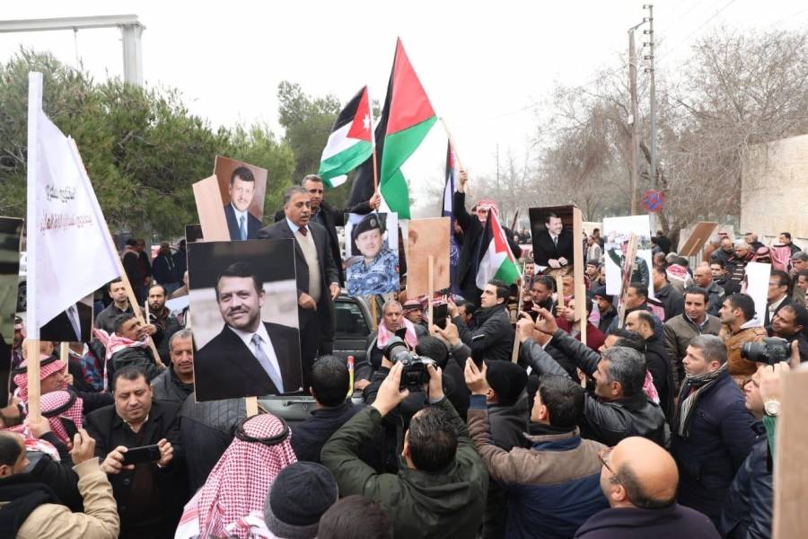 وقفة حاشدة لمتقاعدي الأمن العام... صور وفيديو