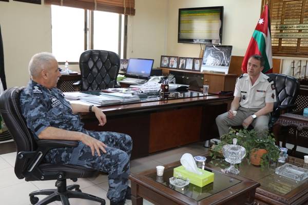 وفد عسكري فرنسي يزور القيادة العامة للقوات المسلحة