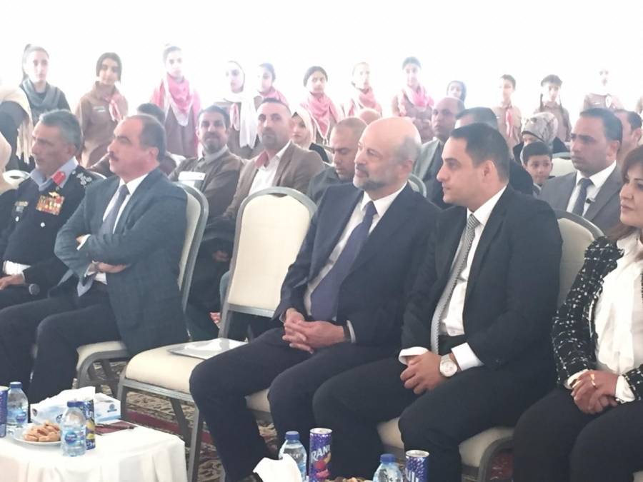 الرزاز يرعى حفل إطلاق اول تطبيق نقل طلابي في مدرسة ثانوية الجندويل للبنات... صور