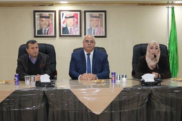 محاضرة في غرفة تجارة الزرقاء عن فايروس كورونا