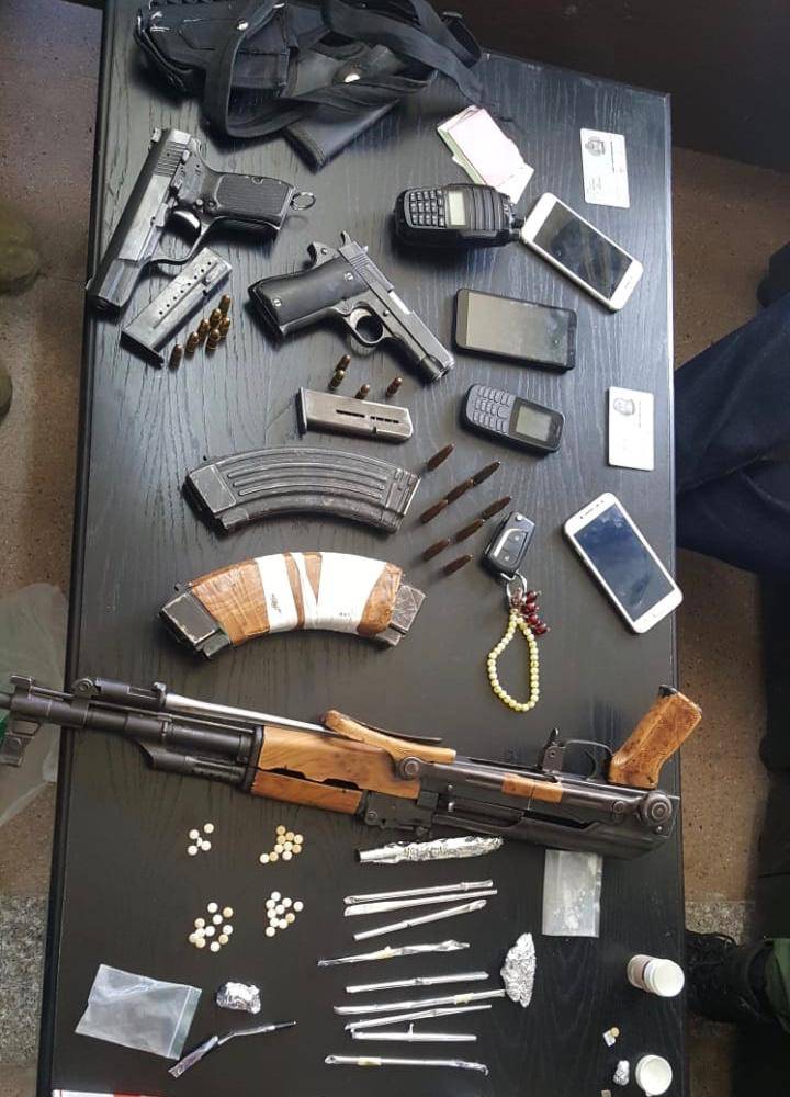 القبض على ثمانية اشخاص بينهم مصنف خطير في البادية الشمالية