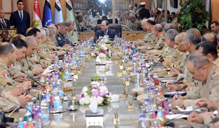 مصر : الرئيس عبد الفتاح السيسي يترأس اجتماع بالأمانة العامة للقوات المسلحة