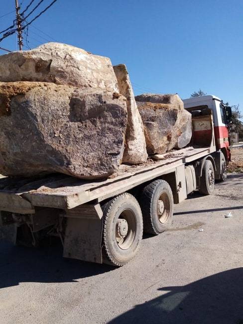 استخراج مخالف للبازلت في الزرقاء