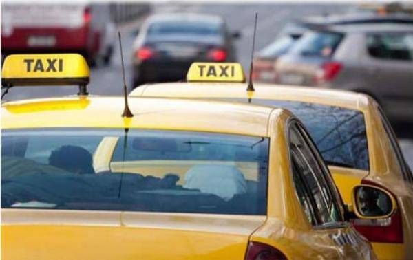 لهذا السبب ... سائقو الاصفريعتصمون امام تنظيم النقل