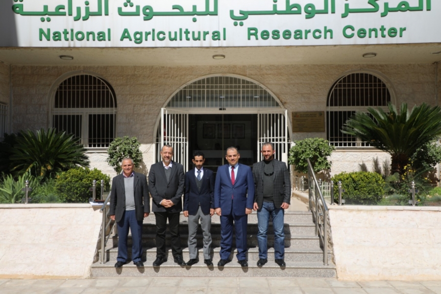 بحث التعاون بين البحوث الزراعية والشبكة الإسلامية لتنمية وإدارة مصادر المياه