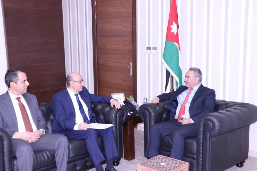 وزير الشباب والسفير التونسي يبحثان تعزيز التعاون الشبابي