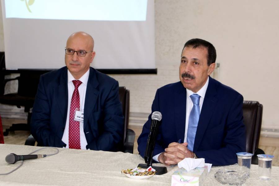 النعيمي يؤكد أهمية المناهج المثيرة للتأمل والتفكير لدى الطلبة