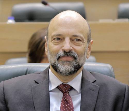 الرزاز يوقف طلبات النقل والانتداب من وإلى وزارة التربية