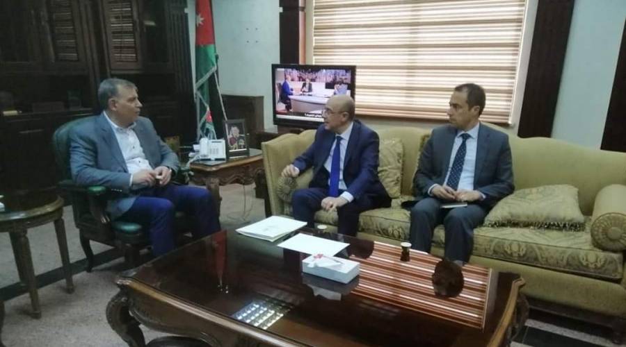 وزير الصحة يبحث مع السفير التونسي تعزيز التعاون