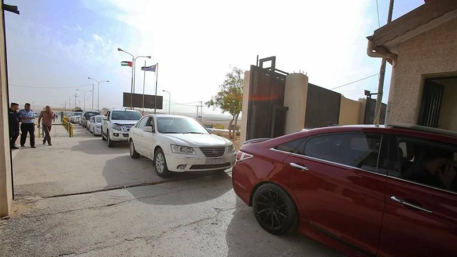 مصدر حكومي: حركة النقل مع سوريا طبيعة حتى الآن