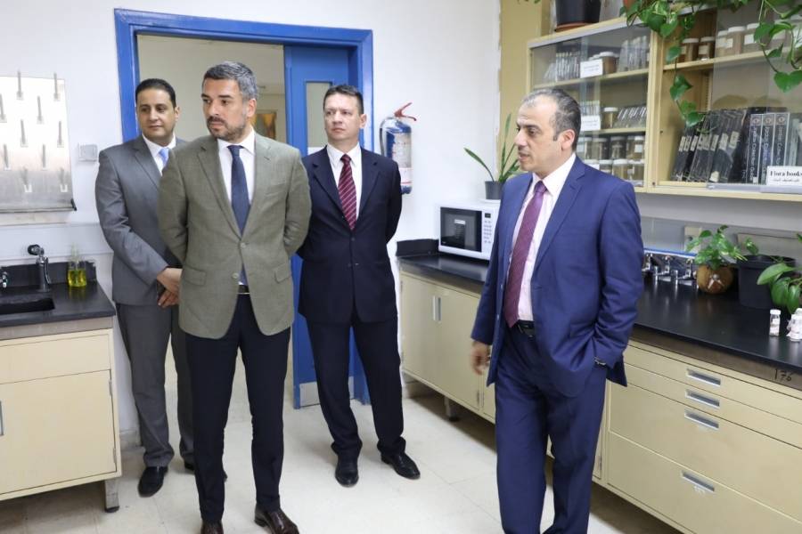 السفير الروماني يزور المركز الوطني للبحوث الزراعية