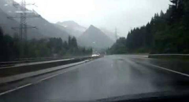 هطول امطار في أغلب مناطق المملكة