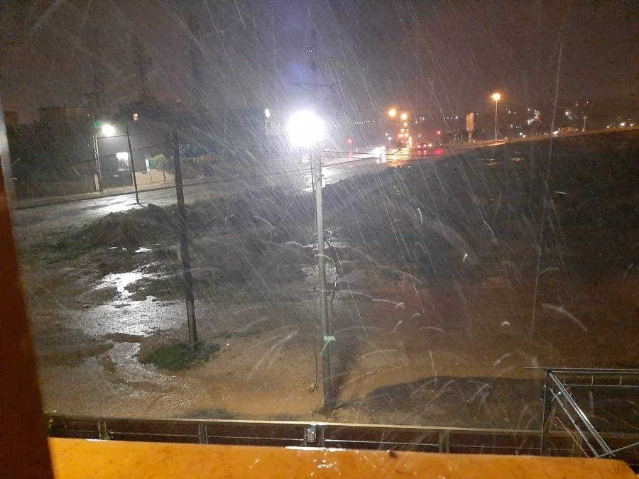 أمطار غزيرة في العاصمة عمان... فيديو وصور