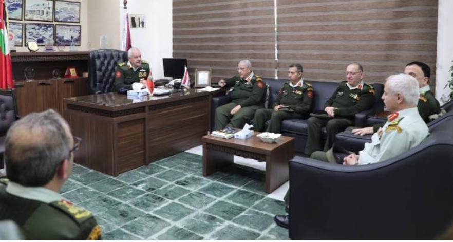 اللواء الحنيطي يزور مديرية الخدمات الطبية