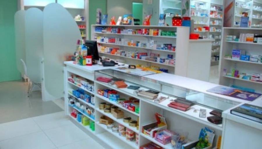إيقاف موظف صيدلية في الجيزة لتلاعبه بالأسعار