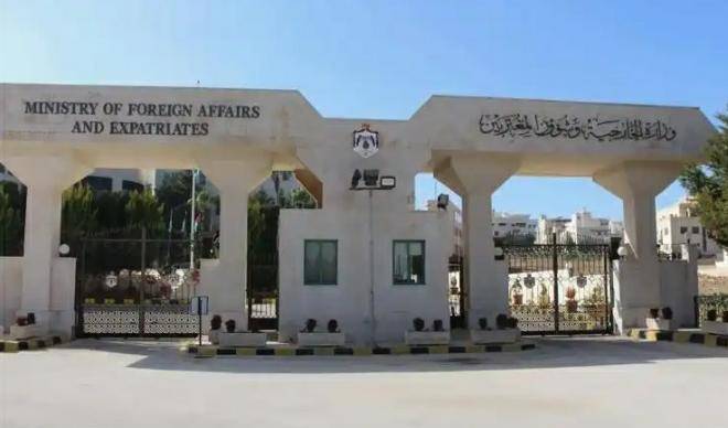 سفراء : الاردن يسابق الزمن بحرفية وشجاعة لمواجهة فيروس كورونا