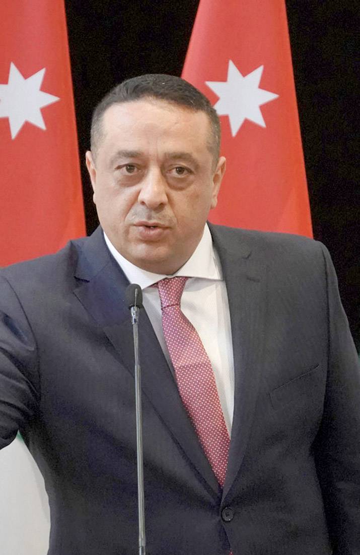 الداوود: لا تهاون في منح التصاريح، وستلغى في حال لم يتمّ تزويد رئاسة الوزراء بالأسماء والأرقام الوطنيّة غدا