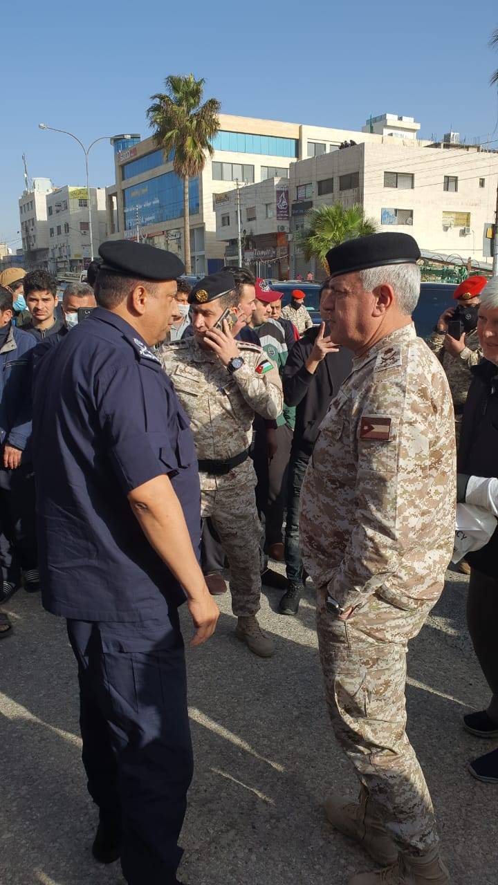 رئيس هيئة الأركان المشتركة ومدير الامن العام بجولة تفقدية لاجراءات الميدانية في شوارع العاصمة عمان... صور