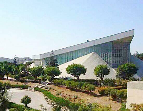 مدينة الحسين للشباب تضع امكاناتها بيد الحكومة